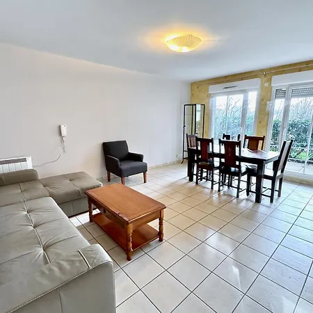 2 - 20 Min De Paris Et Avec Terrasse Et Parking *
